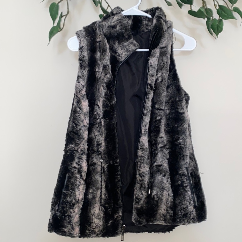 Reversible vest
